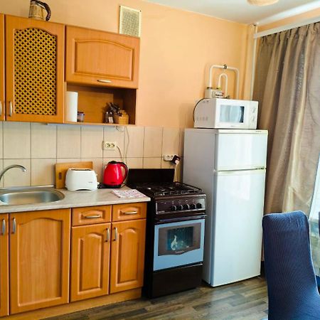 Spacious Apartment With Balcony Kremenchuk Exterior photo